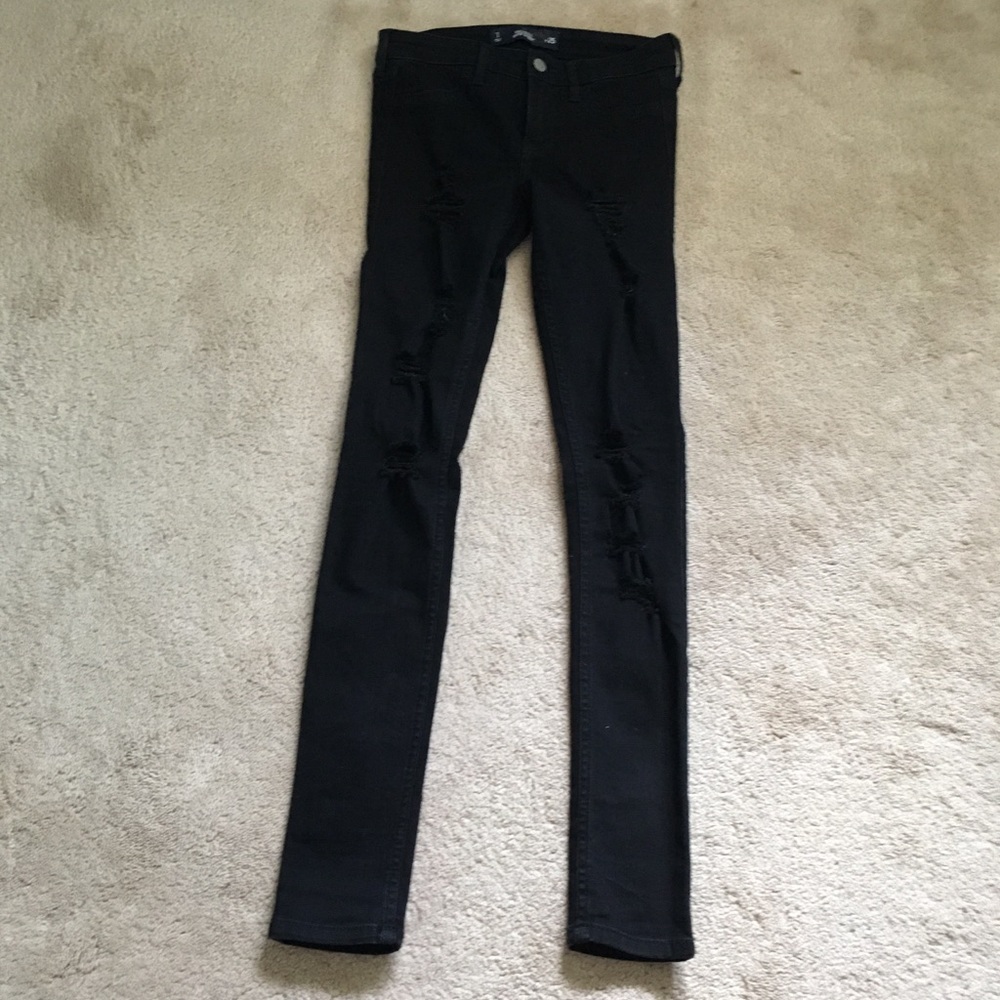 🆕 Hollister Ripped Jeans